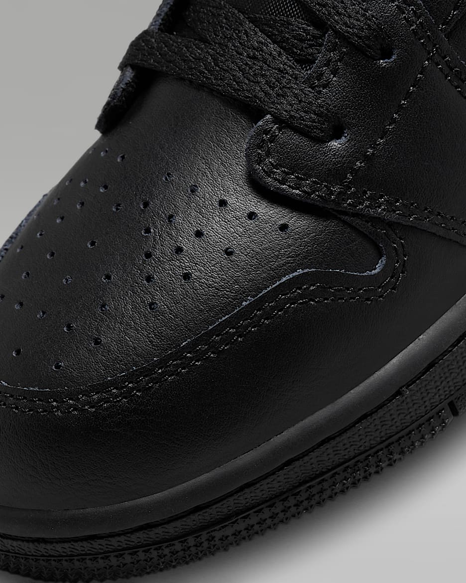 Jordan 1 low triple black clearance